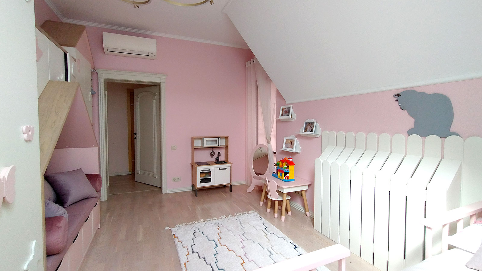 Home 03