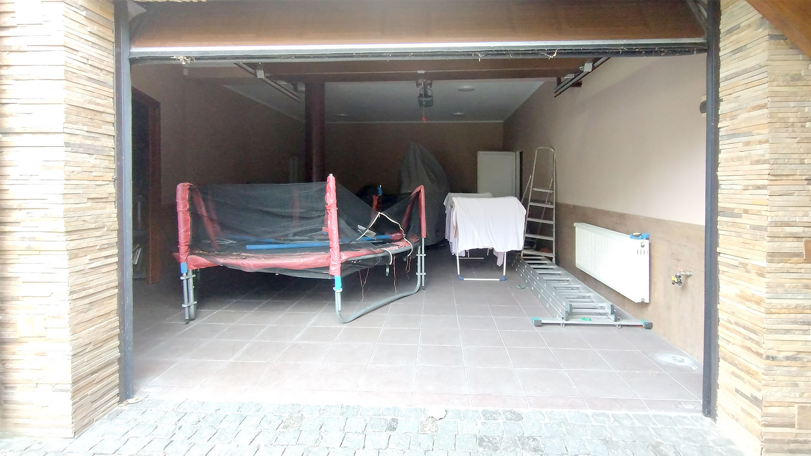 Home 03